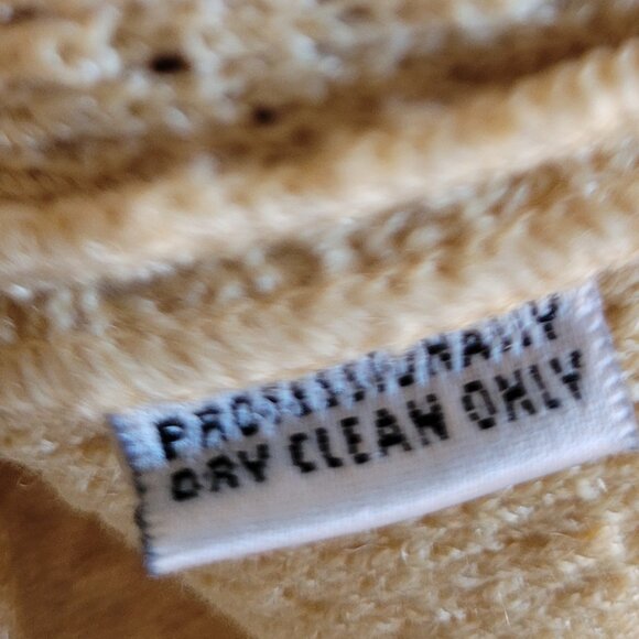 St. John Collection Long Boucle Knit Skirt Size 8 Light Yellow-Cream Color - Picture 11 of 13